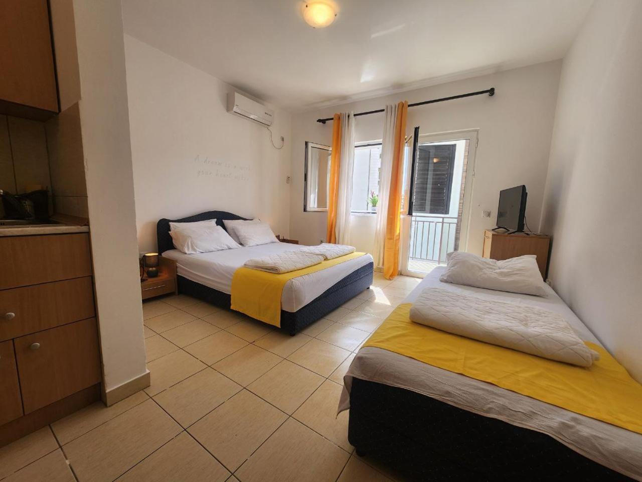 Bela Kuca Studio Apartments-Na Korak Do Mora-A Step To The Sea Rafailovici Exterior photo